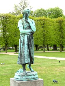 Liden Gunver by Theobald Stein - Copenhagen - DSC07882