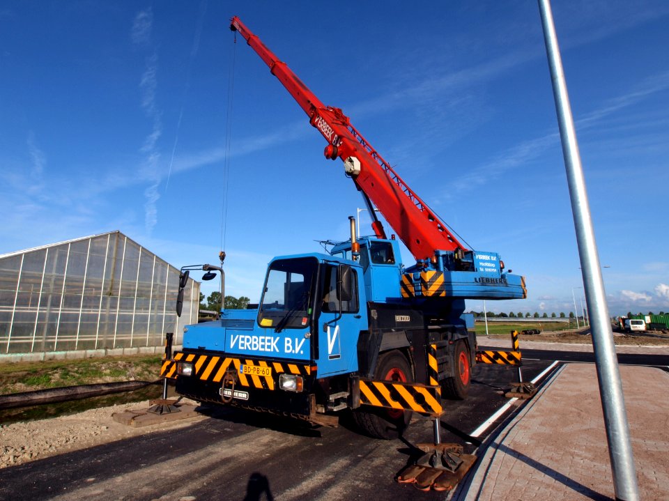 Liebherr UTM 620 p2