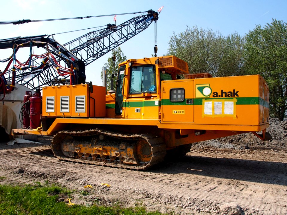 Liebherr SR714 welding tractor at Hoofddorp welding gaspipes, pic3