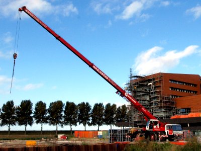 Liebherr UTM 630 owned by Wagenborg Nedlift pic3