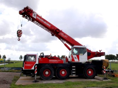 Liebherr UTM 630 owned by Wagenborg Nedlift pic4