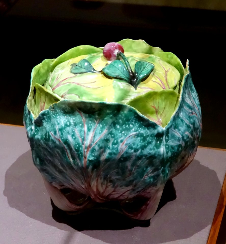 Lidded container, Slovakia, Holic, 1746-1827, faience - Museum of Anthropology, University of British Columbia - DSC08941