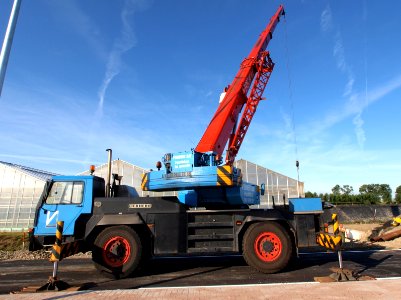 Liebherr UTM 620 p1