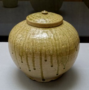 Lidded jar, Sanage ware, Japan, Heian period, 900s AD, ash glaze - Tokyo National Museum - Tokyo, Japan - DSC08935
