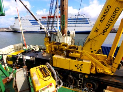 Liebherr crane on deck p4