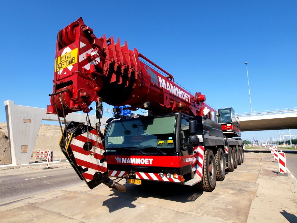 Liebherr LTM 1250-6.1 pic3