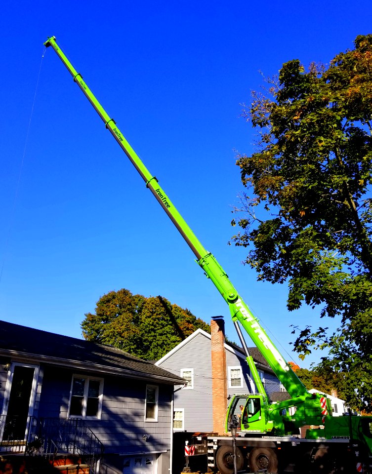 Liebherr crane - Arlington, MA - 20201014 085745
