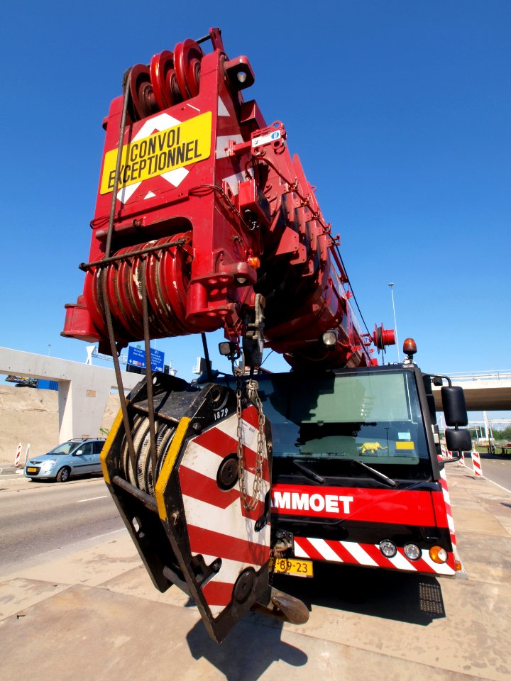 Liebherr LTM 1250-6.1 pic2