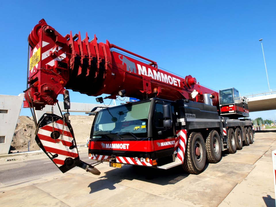 Liebherr LTM 1250-6.1 pic4