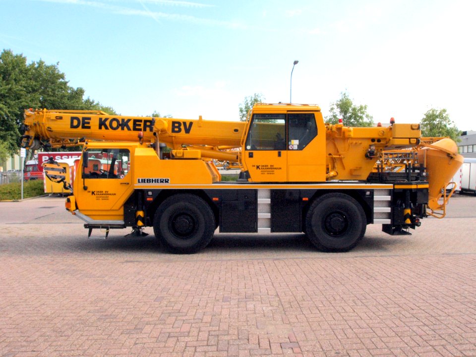Liebherr LTM 1030-2.1 (owner De Koker bv) pic4