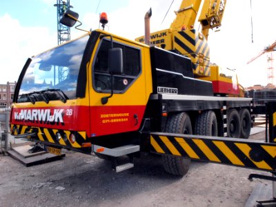 Liebherr LTM1070-4.1 (owner v. Marwijk) pic1