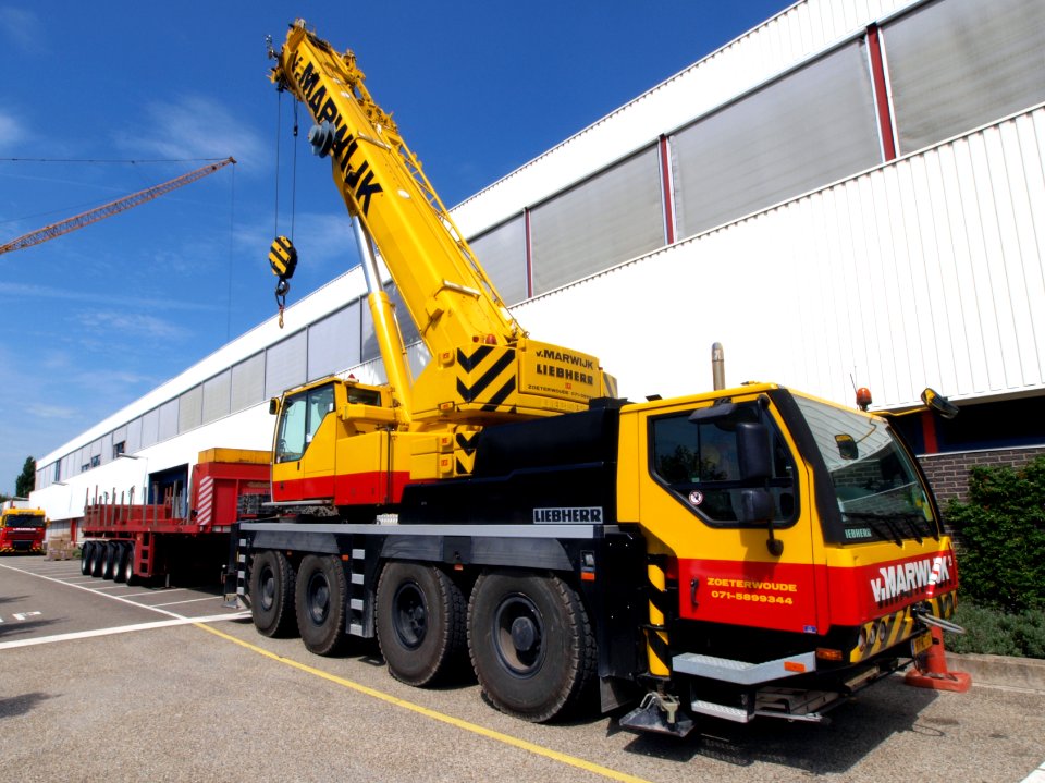 LIEBHERR LTM 1070-4.1 p1