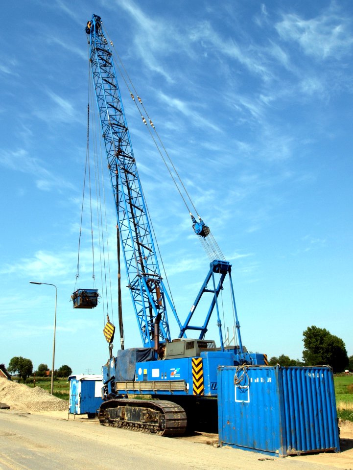 Liebherr 853 80tons owned by Busker hei&waterwerken p4
