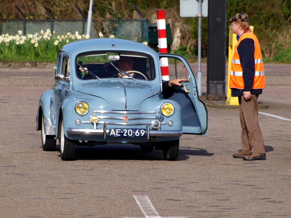 Light blue Renault 4CV, Dutch registration AE-20-69 pic-001