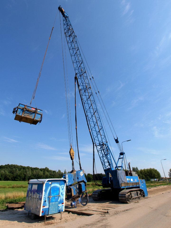 Liebherr 853 80tons owned by Busker hei&waterwerken p3