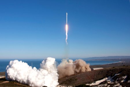 Liftoff of the upgraded Falcon 9 (1)
