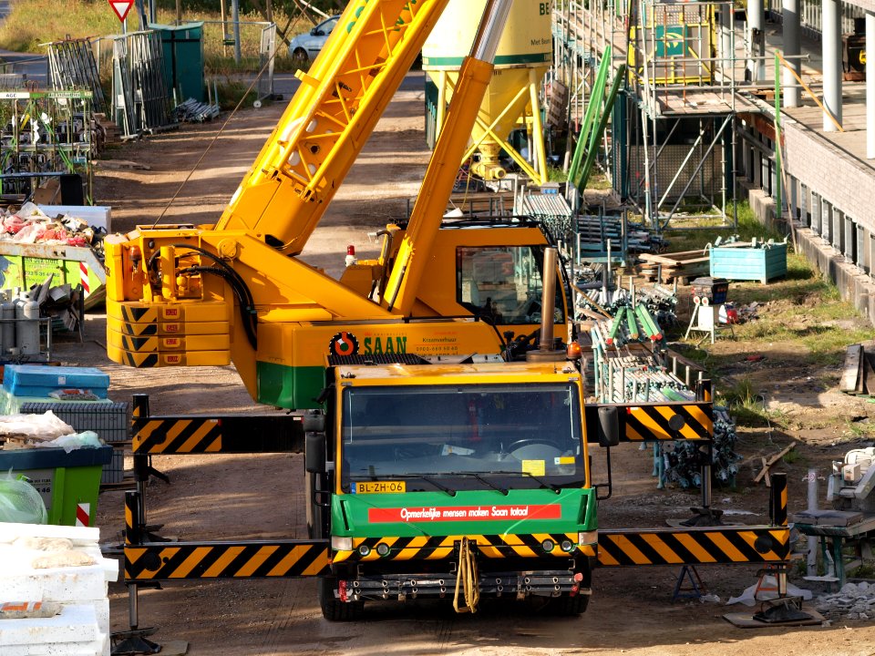 Liebherr LTM 1060-2 (owner Saan) pic1
