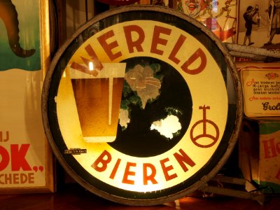 Lichtbak Wereld Bieren van Bierbrouwerij De Wereld, Raamsdonk, foto 2