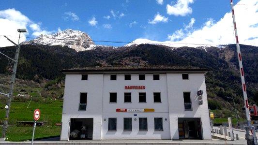 Li Curt railway station