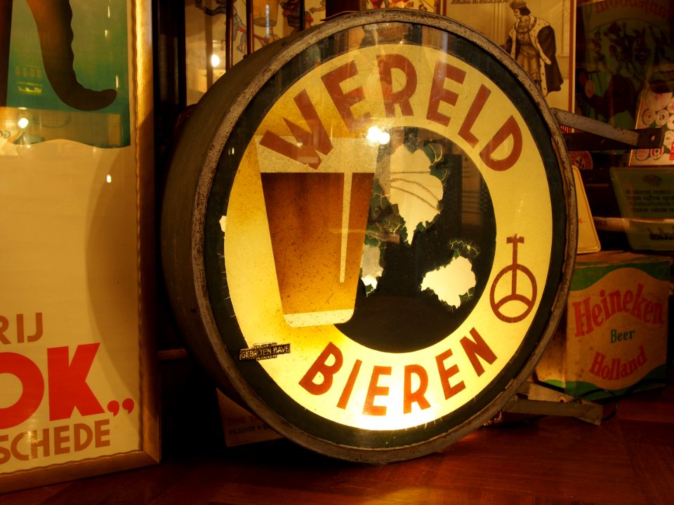 Lichtbak Wereld Bieren van Bierbrouwerij De Wereld, Raamsdonk, foto 3