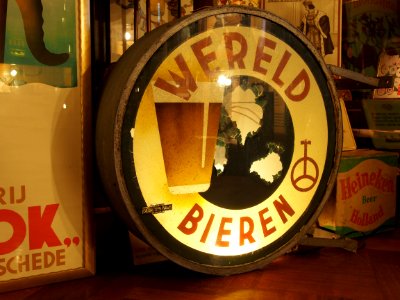 Lichtbak Wereld Bieren van Bierbrouwerij De Wereld, Raamsdonk, foto 3