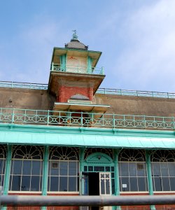 Lift Tower to Madeira Terrace, Brighton (NHLE Code 1381696) (May 2018, seen from Volk's Electric Railway) (1)