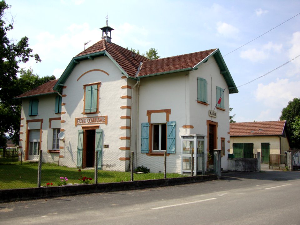 Lichos (Pyr-Atl, Fr) mairie - école