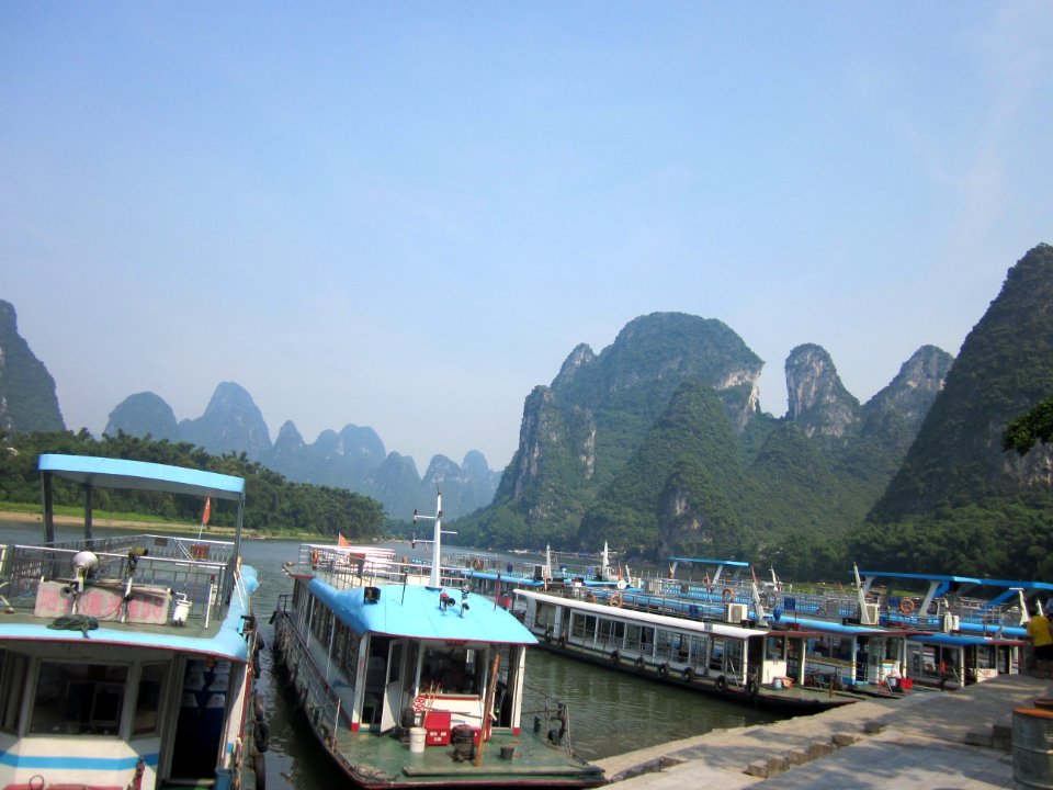 Li River and mountains in Yangshuo County, Guilin7