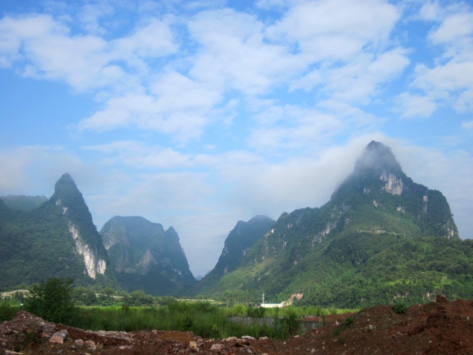 Li River and mountains in Yangshuo County, Guilin48
