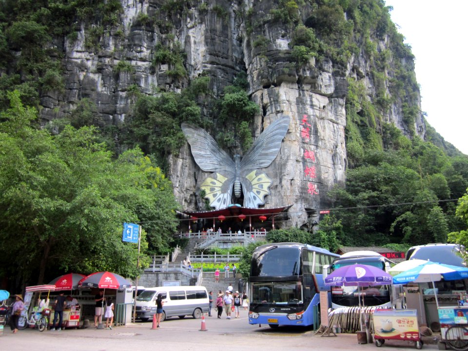 Li River and mountains in Yangshuo County, Guilin80