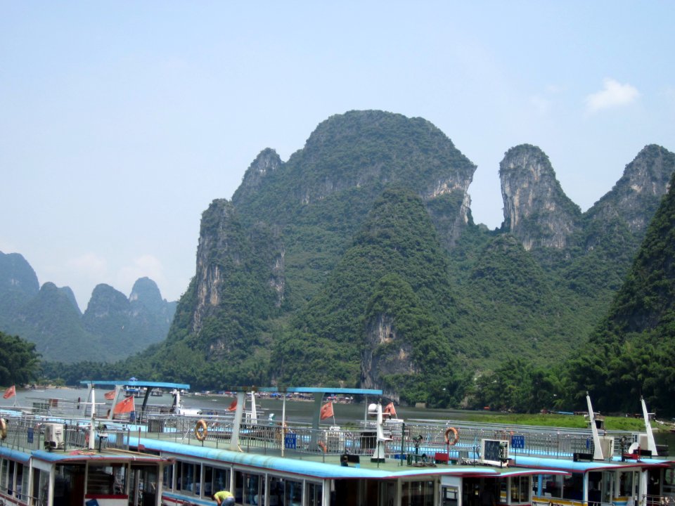 Li River and mountains in Yangshuo County, Guilin38