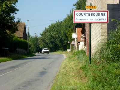 Licques (Pas-de-Calais) city limit sign Courtebourne