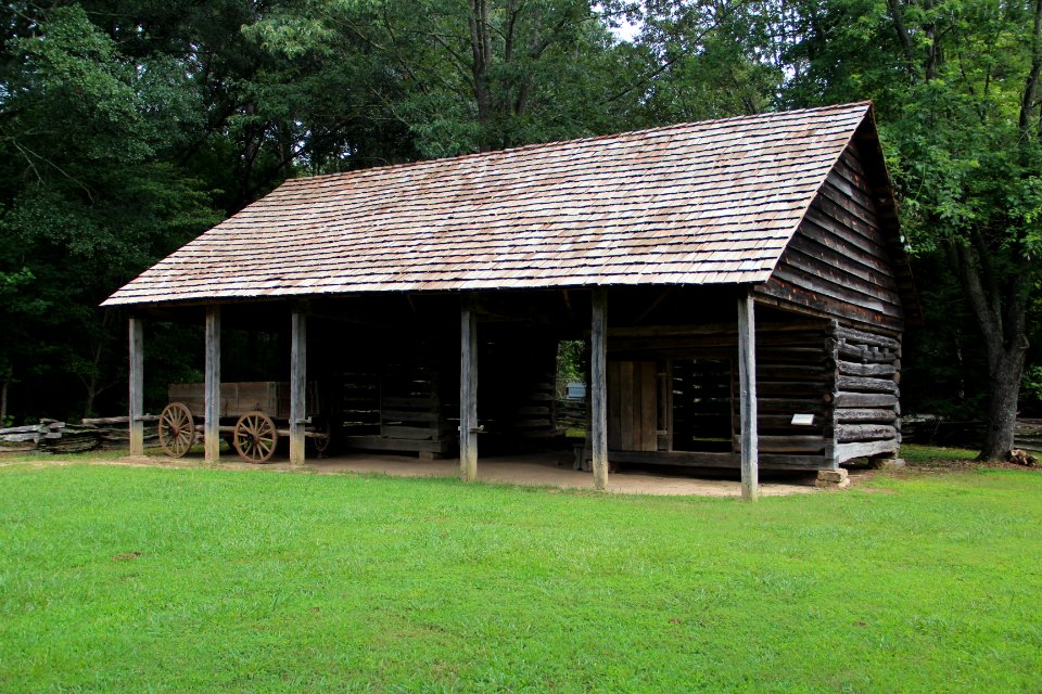 Log Cabin in the New Echota farmstead, July 2017 1