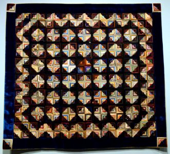 Log Cabin, Sunshine and Shadow variation, by Rebexy Gray, Lincoln, Illinois, 1870s - Museum of Fine Arts, Boston - DSC02717
