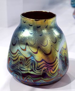 Loetz glass, made by Glasfabrik Johann Loetz Witwe, Klostermühle (Bohemia), c. 1900, glass - Bröhan Museum, Berlin - DSC03950