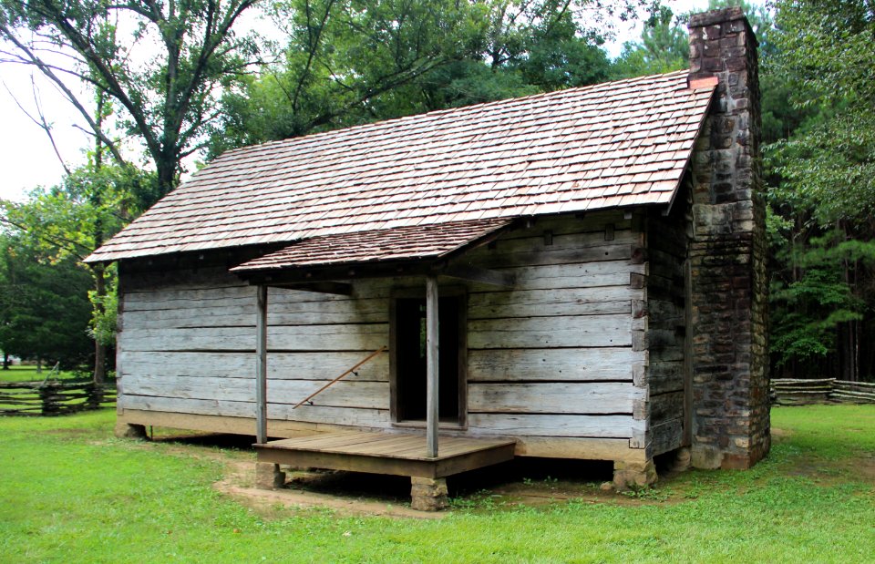 Log Cabin in the New Echota farmstead, July 2017 2