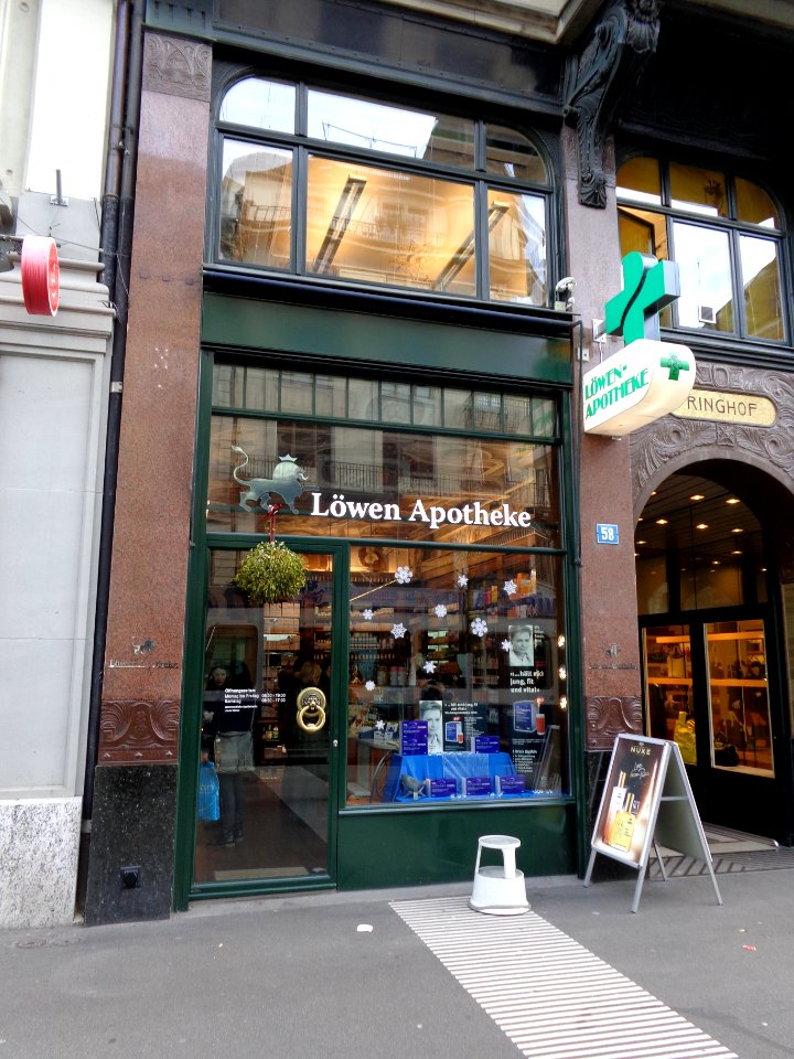 Loewen-Apotheke in Zuerich