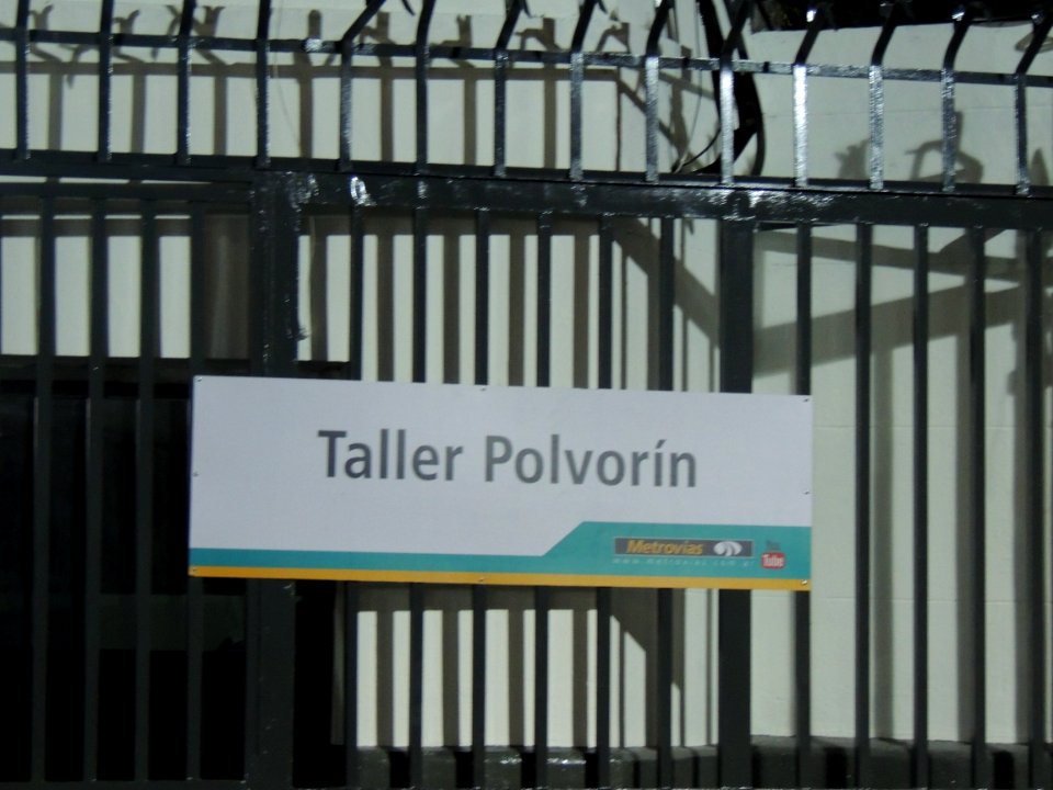Logo entrada al Taller Polvorín