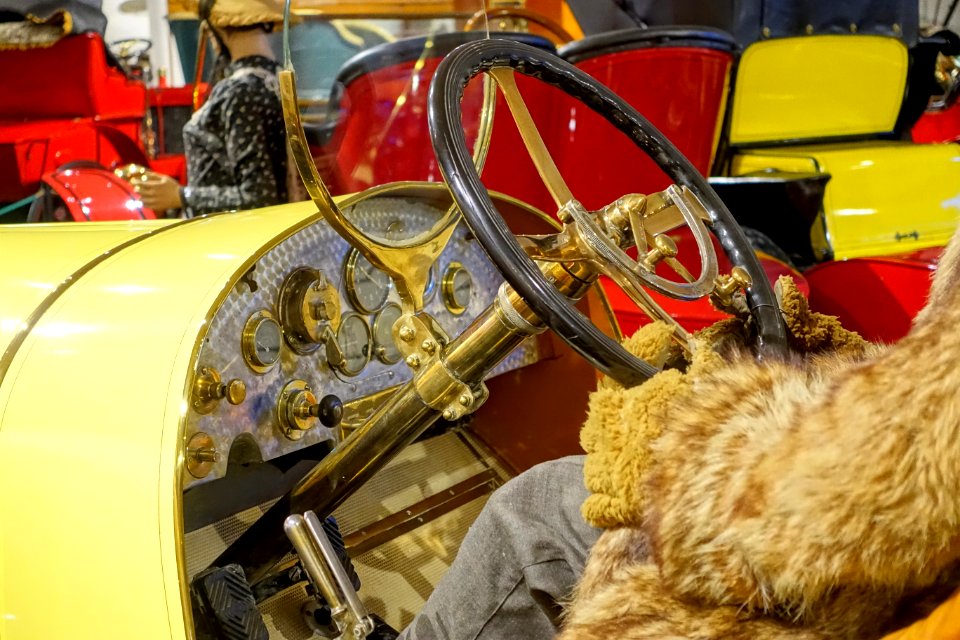 Locomobile Model 48, The Gentlemen's Speedster, 1914, made by the Locomobile Co., Bridgeport, CT, 48.6 HP, 6 cylinder, gasoline engine - Luray Caverns Car and Carriage Museum - Luray, Virginia - DSC01267