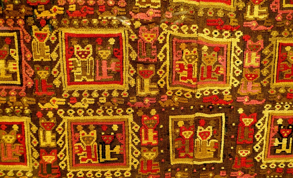 Loincloth end panel, Peru, north coast, Chimu style, c. 1250-1350 AD, cotton, camelid hair, view 2 - Textile Museum, George Washington University - DSC09916
