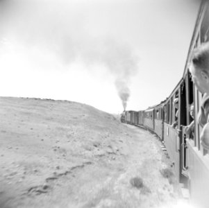 Locomotief en trein al rijdend, Bestanddeelnr 255-5774