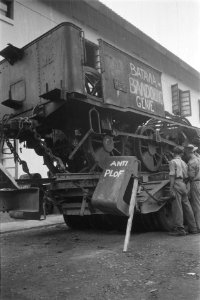 Locomotief in delen op trucks met opleggers. Kolentender, Bestanddeelnr 116-2-2