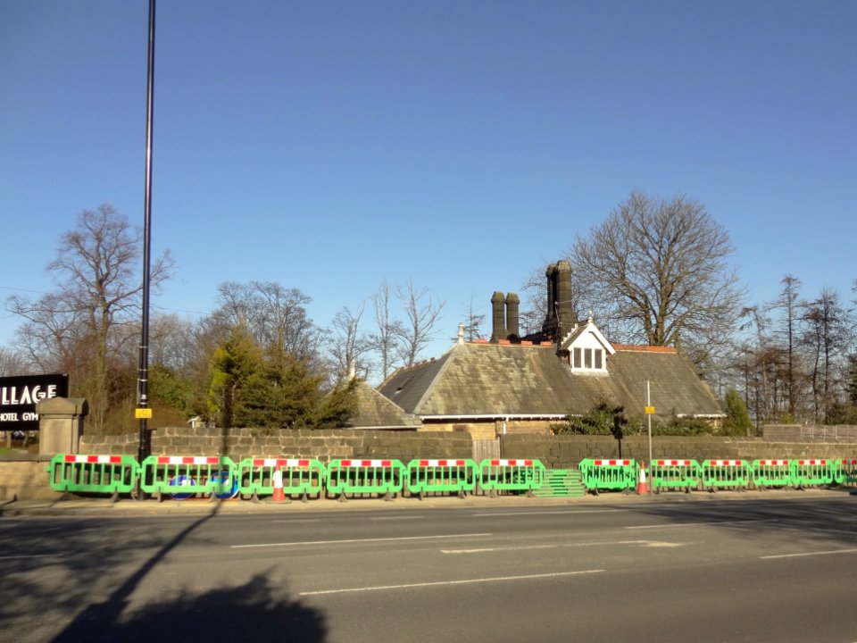 Lodge, Outbuilding, Piers And Wall To Spenfield