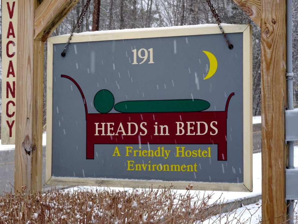 Lodging sign pun, A friendly hostel environment