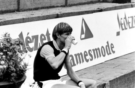 Loek Sanders drinkend, Bestanddeelnr 930-9598