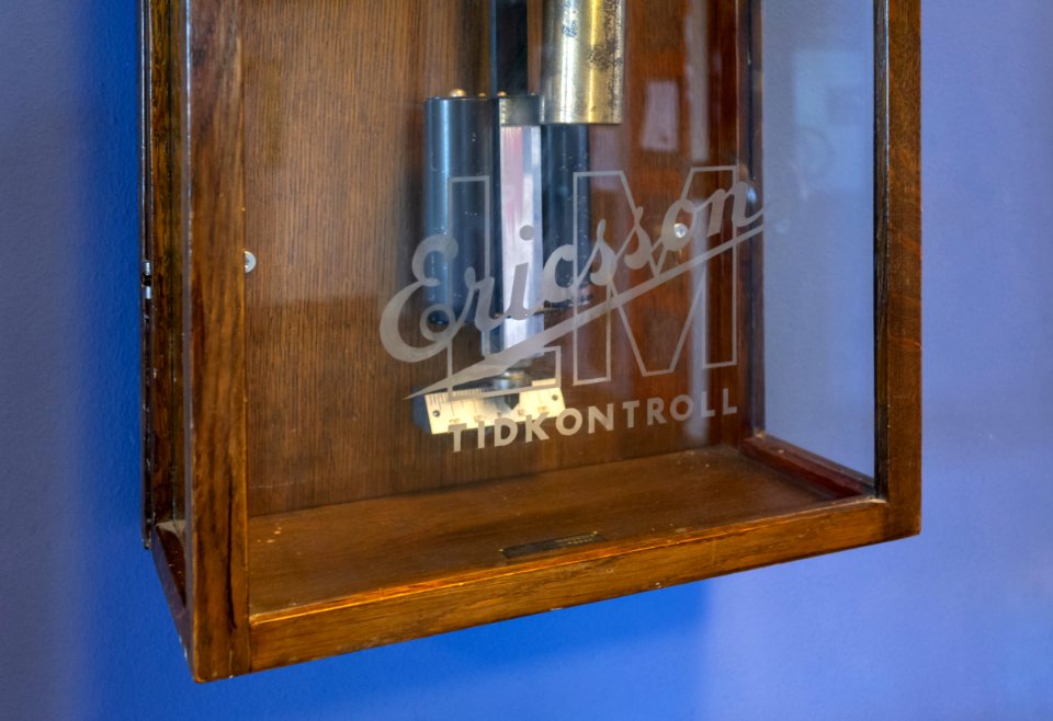LM Ericsson tidkontroll - old punch clock 2