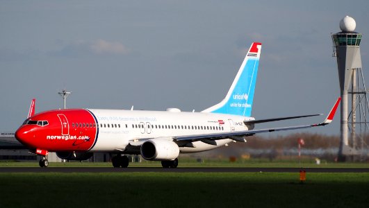 LN-NGE Norwegian Air Shuttle Boeing 737-8JP(WL) takeoff from Polderbaan, Schiphol (AMS - EHAM) at sunset, pic1