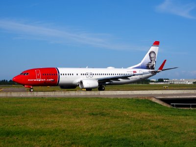 LN-DYY Norwegian Air Shuttle Boeing 737-8JP(WL) - cn 39012 taxiing 19july2013 pic3