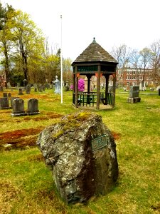 Locke homestead boulder - Munroe Cemetery - Lexington, MA - 20200425 113301