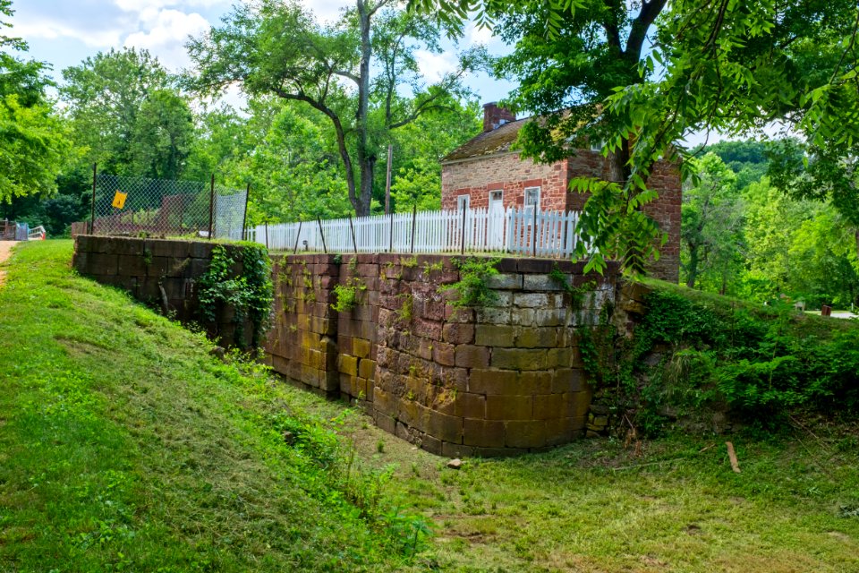 Lock 24 Rileys lock approach